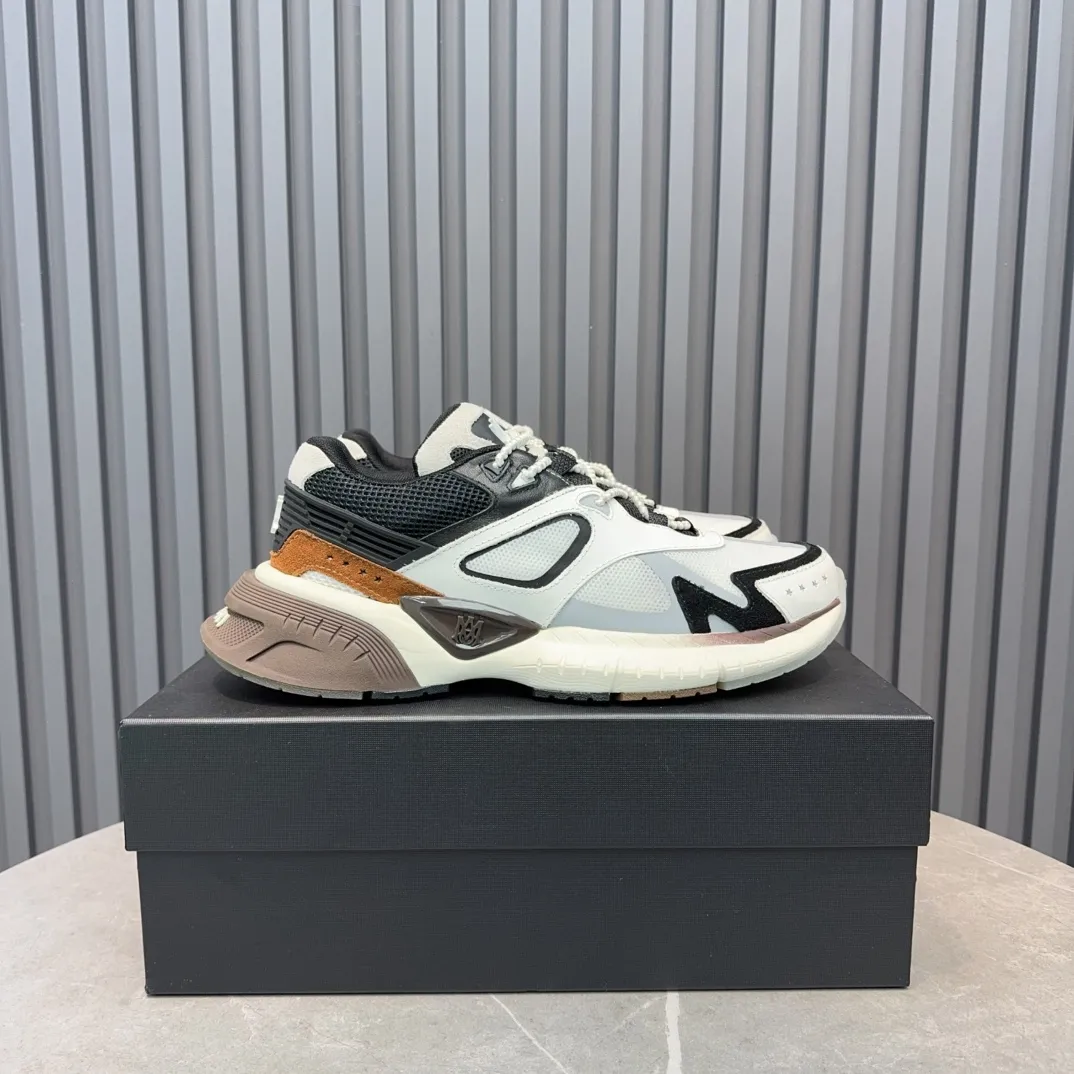 [AMIRI Amir] P: 760💰Size for couples: Female 35-40; Male 39-44; (Customized at 45.46) AMIRI Amir New Autumn and Winter Products New Autumn Latest Catwalk Couple Color Block Bread Casual Sports Shoes Series〰 Full of detailed casual fashion style New generation of bone shoes popular classic upgrades Super comfortable and super popular! AUTRY is an exclusive version of AUTRY couple casual shoes from a high street brand in Los Angeles. Many celebrity Internet celebrities have the same style. Chinese new rapper Xiaobai Gali, Wang Yibo, Yang Mi and other Internet celebrity bloggers are competing for their feet. The three-dimensional molded metal logo on the side of the AJ1 shoe is on par with Nike's popular Fog. The heroic value instantly has a bit of punk rock flavor, all showing fashion sense and street style... ▪ Upper: original custom-made cowhide + original custom-made breathable mesh ▪Inner lining: original customized breathable mesh ▪Outsole: original molded two-color TPU rubber combination outsole.